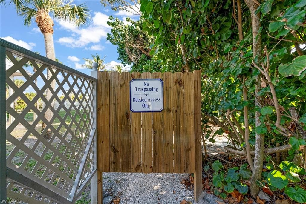 330 E Gulf DR, SANIBEL FL 33957-37