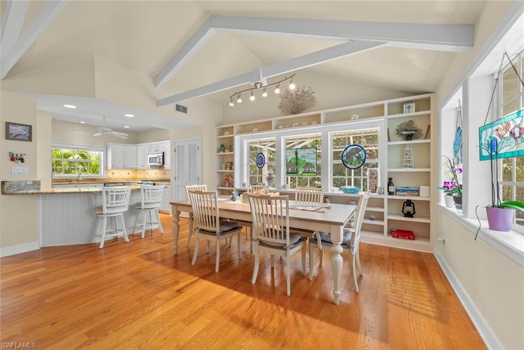 330 E Gulf DR, SANIBEL FL 33957-10