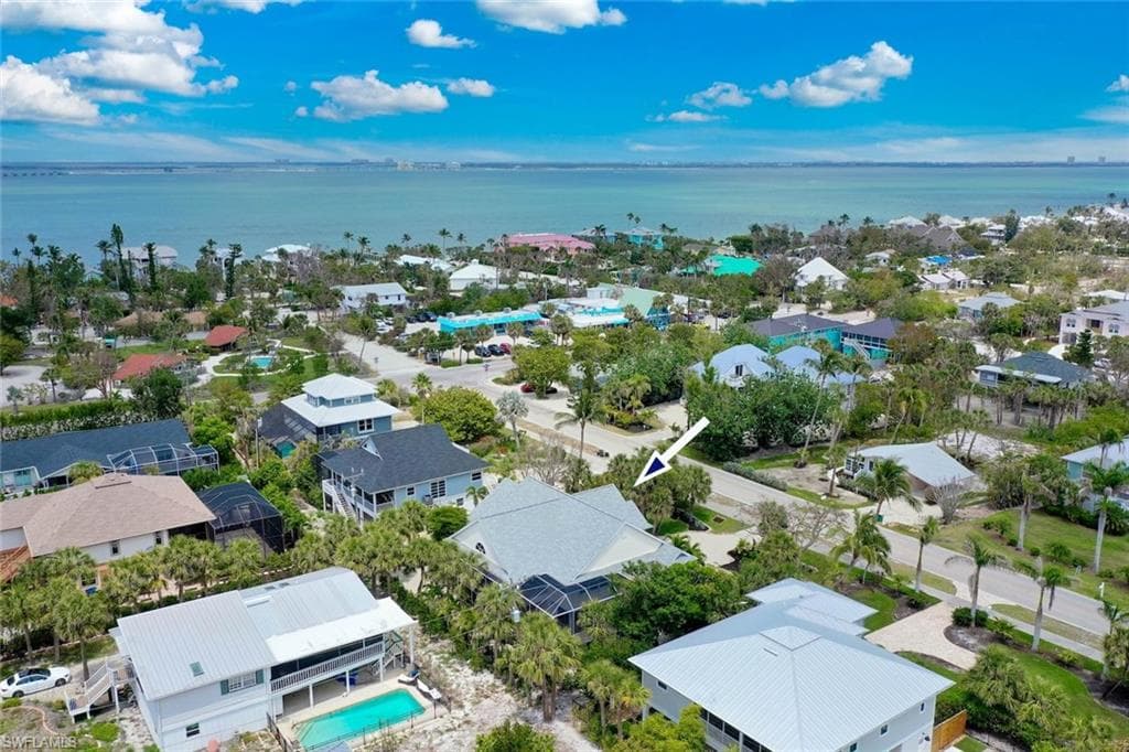 330 E Gulf DR, SANIBEL FL 33957-39