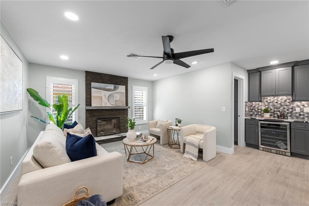 6248 Plumosa AVE, FORT MYERS FL 33908-25