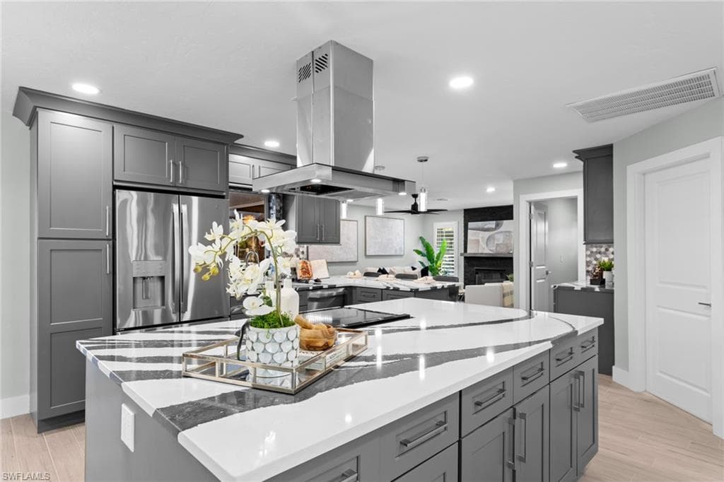 6248 Plumosa AVE, FORT MYERS FL 33908-2