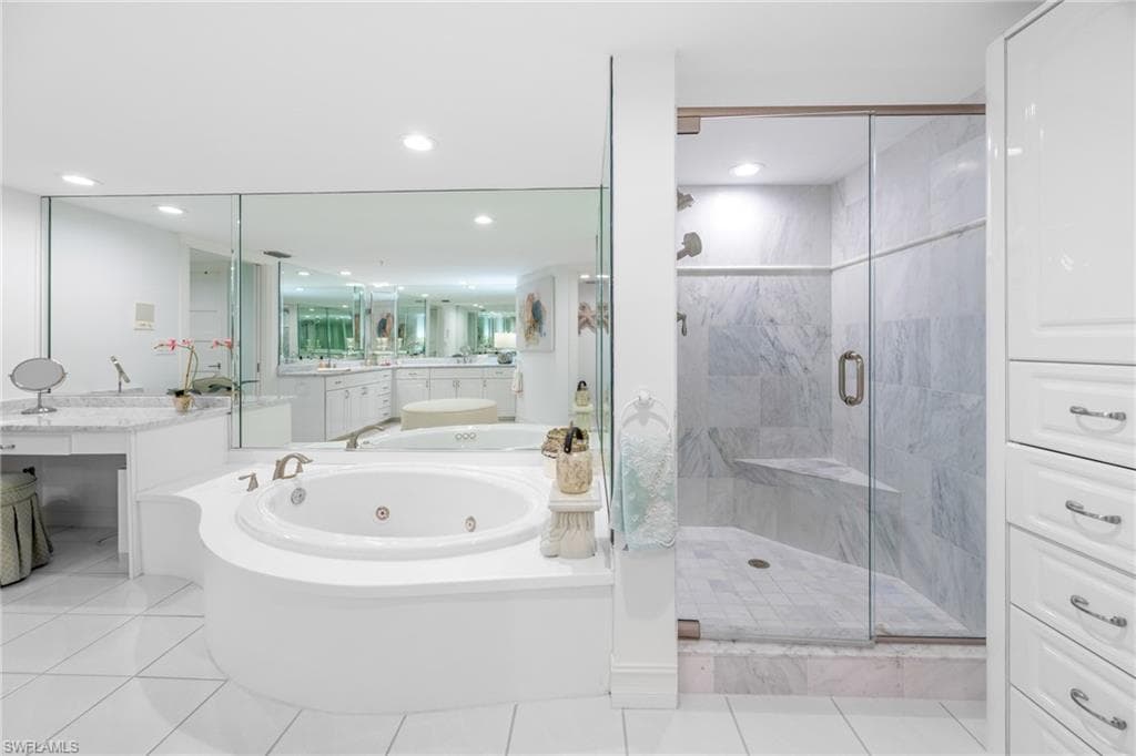3131 W Gulf DR # 303, SANIBEL FL 33957-25