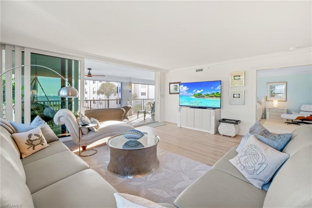 3131 W Gulf DR # 303, SANIBEL FL 33957-13