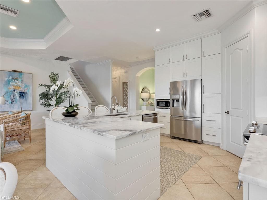 1365 Serrano CIR, NAPLES FL 34105-11