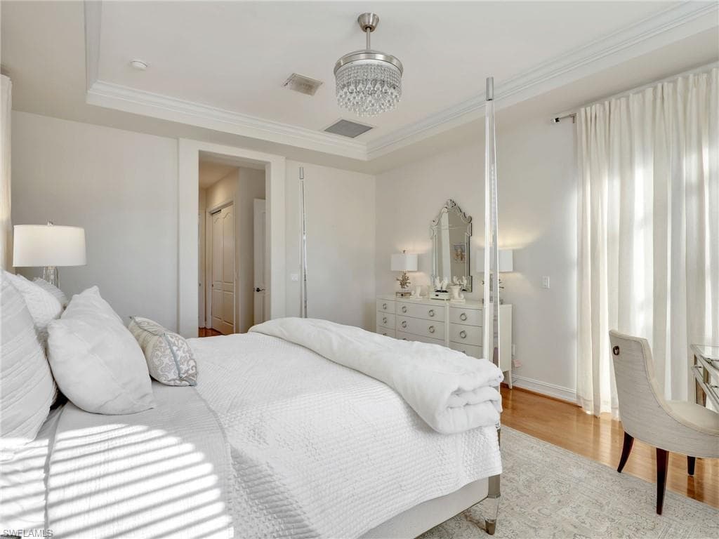 1365 Serrano CIR, NAPLES FL 34105-27