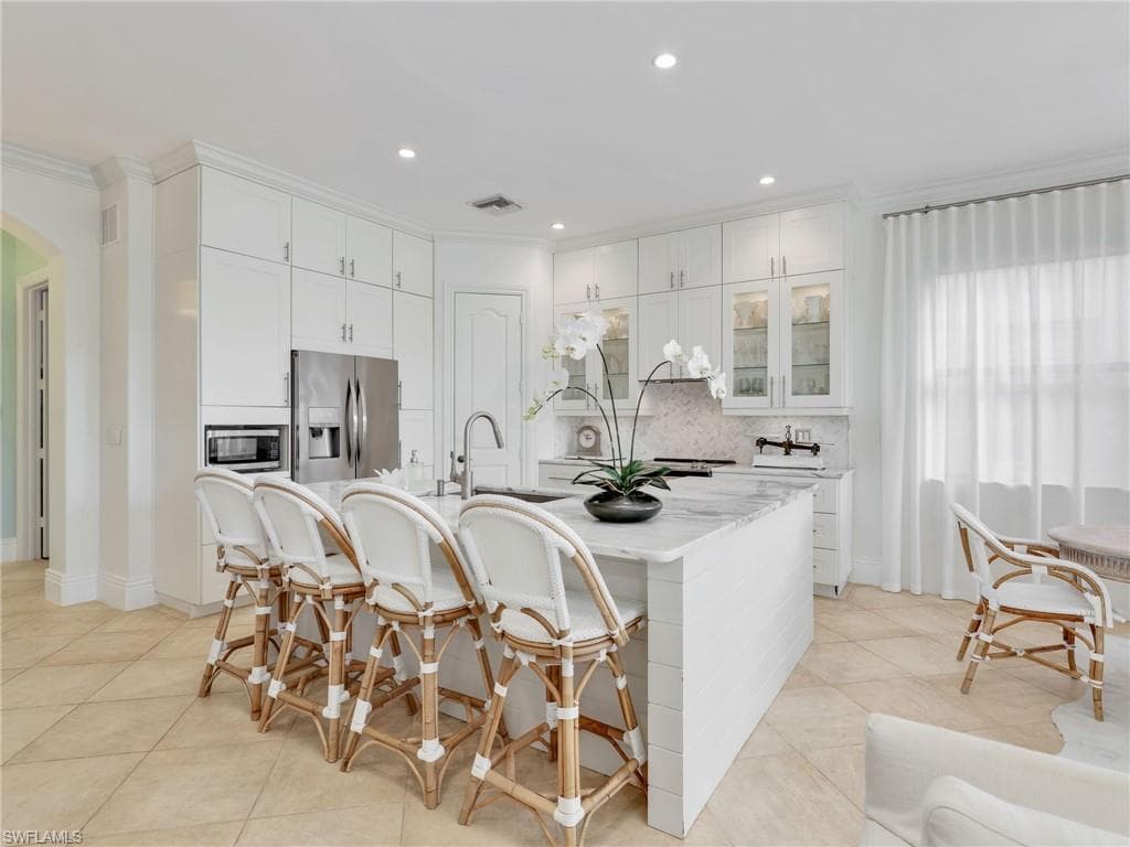 1365 Serrano CIR, NAPLES FL 34105-9