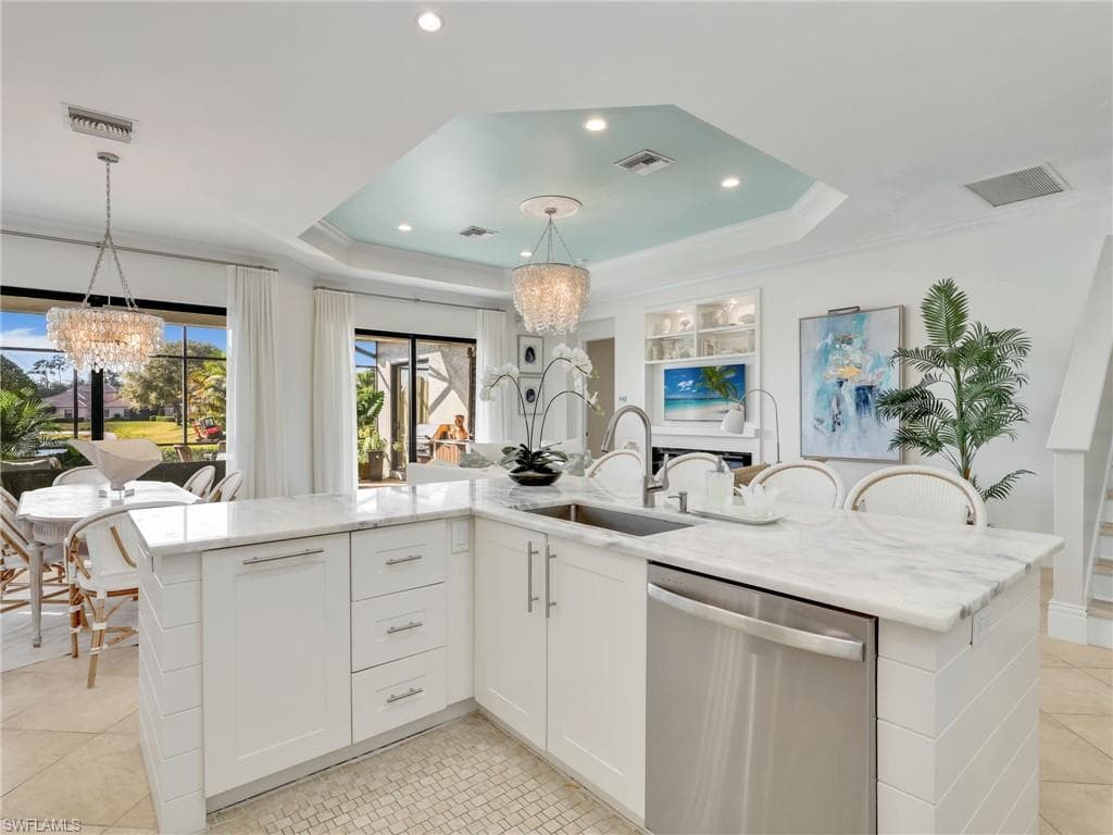 1365 Serrano CIR, NAPLES FL 34105-13