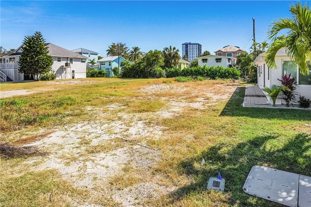 140 Hercules DR, FORT MYERS BEACH FL 33931-16