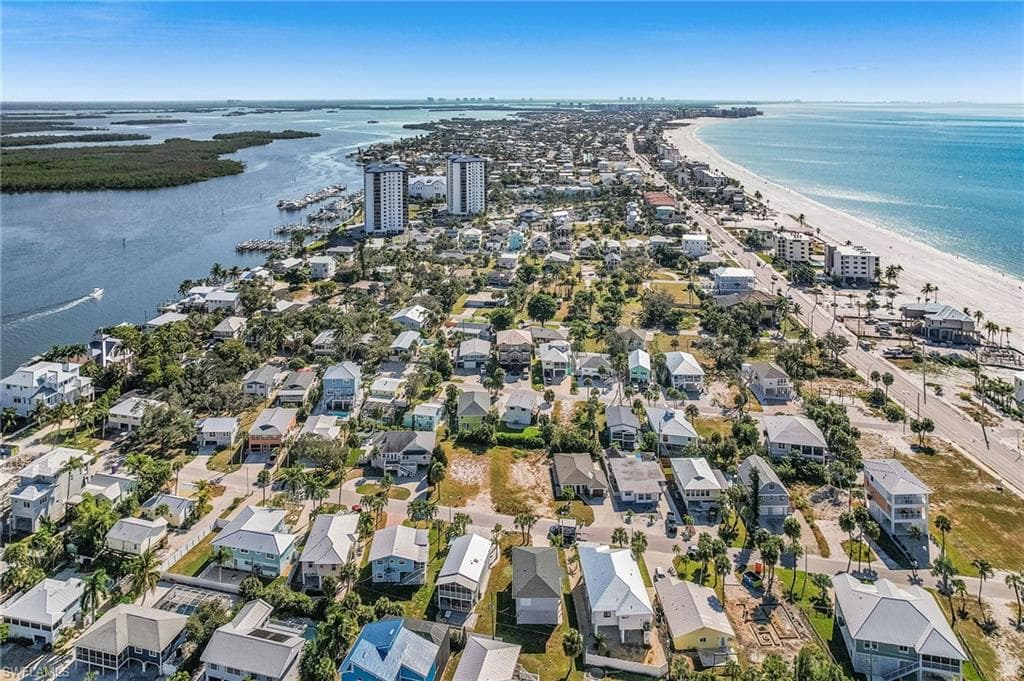 140 Hercules DR, FORT MYERS BEACH FL 33931-15