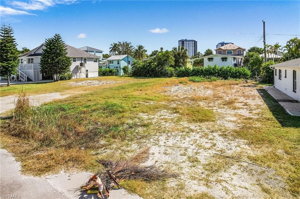 140 Hercules DR, FORT MYERS BEACH FL 33931-19