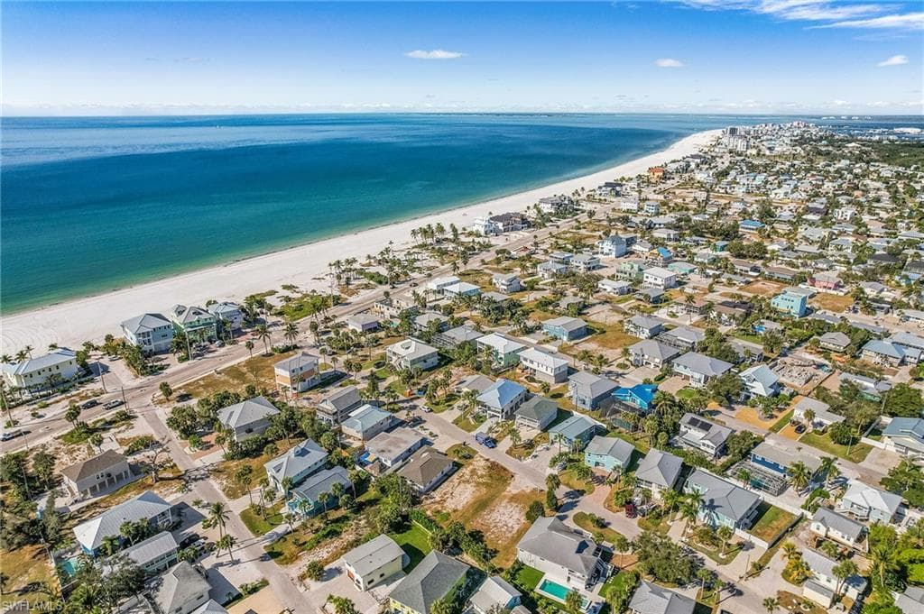 140 Hercules DR, FORT MYERS BEACH FL 33931-8