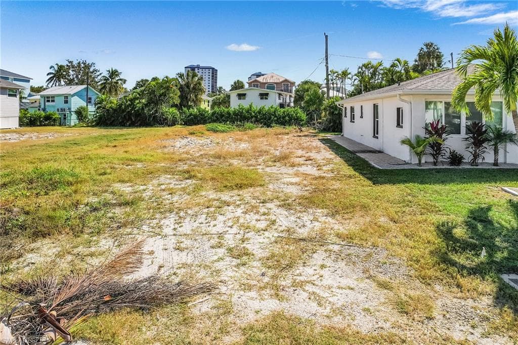 140 Hercules DR, FORT MYERS BEACH FL 33931-17