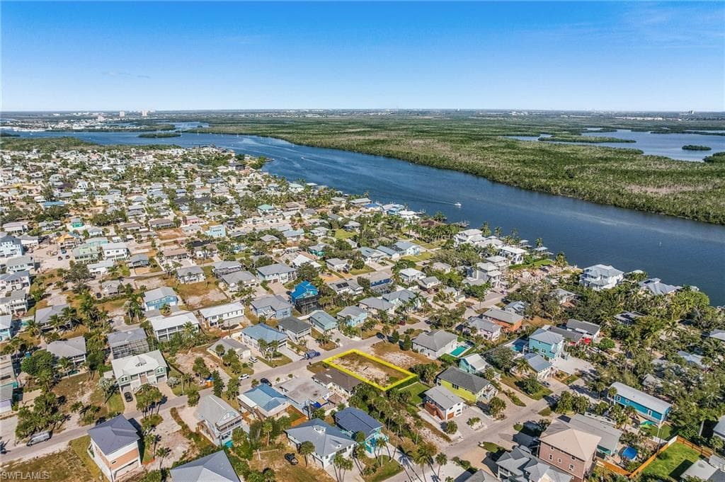 140 Hercules DR, FORT MYERS BEACH FL 33931-3