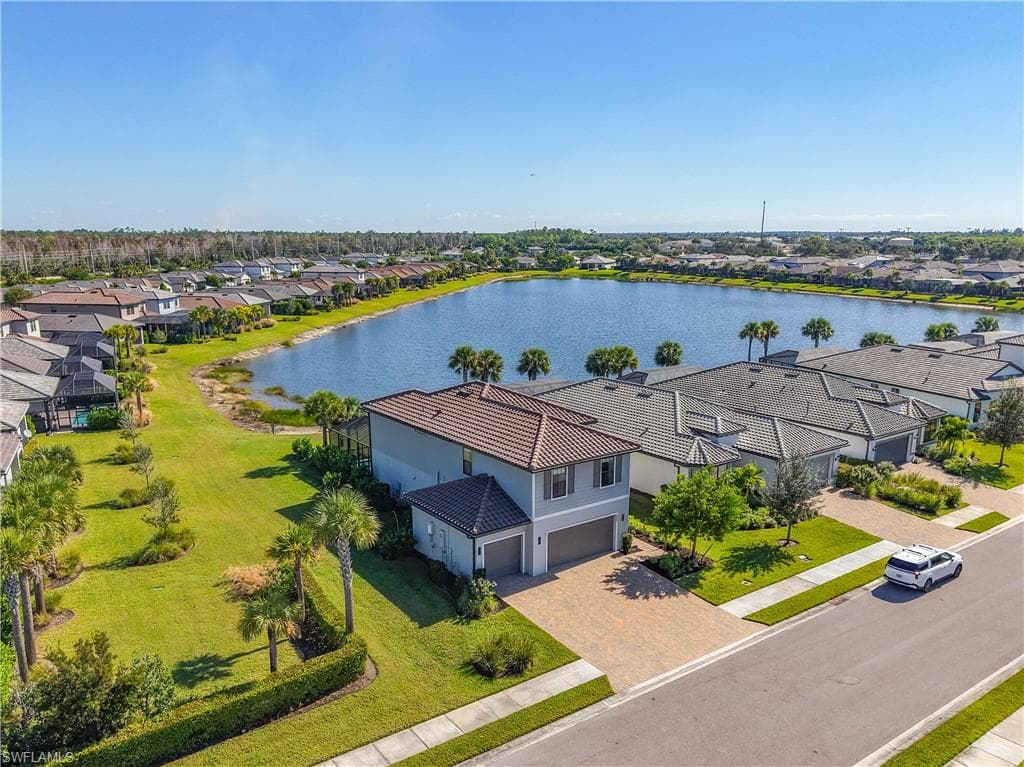 2085 Yellowfin CIR, NAPLES FL 34114-1