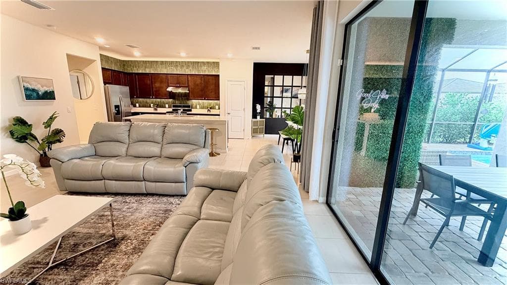 2085 Yellowfin CIR, NAPLES FL 34114-5