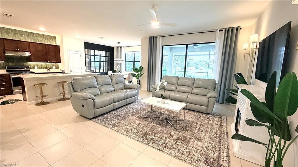 2085 Yellowfin CIR, NAPLES FL 34114-4