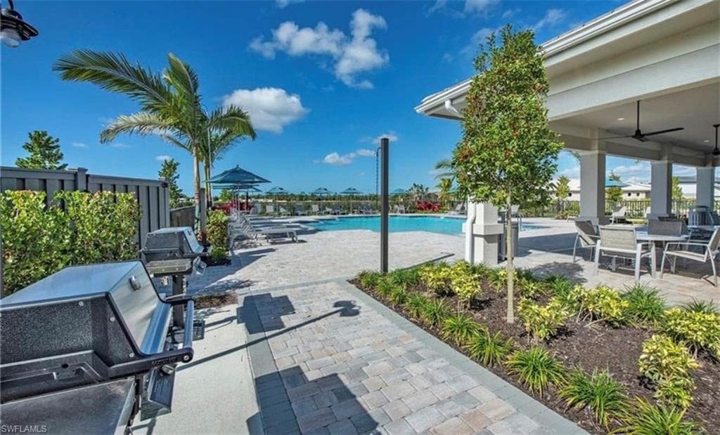 2085 Yellowfin CIR, NAPLES FL 34114-48