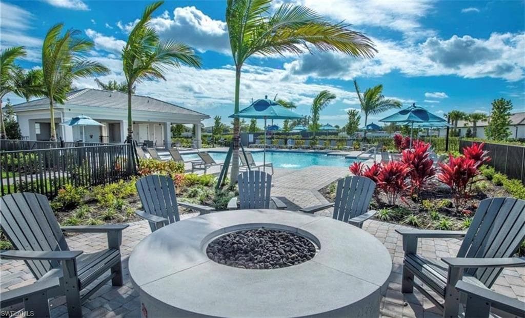 2085 Yellowfin CIR, NAPLES FL 34114-47