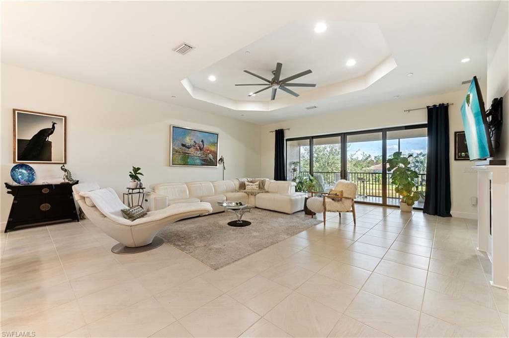 9653 Montelanico LOOP # 202, NAPLES FL 34119-6