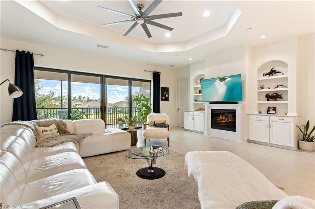 9653 Montelanico LOOP # 202, NAPLES FL 34119-4