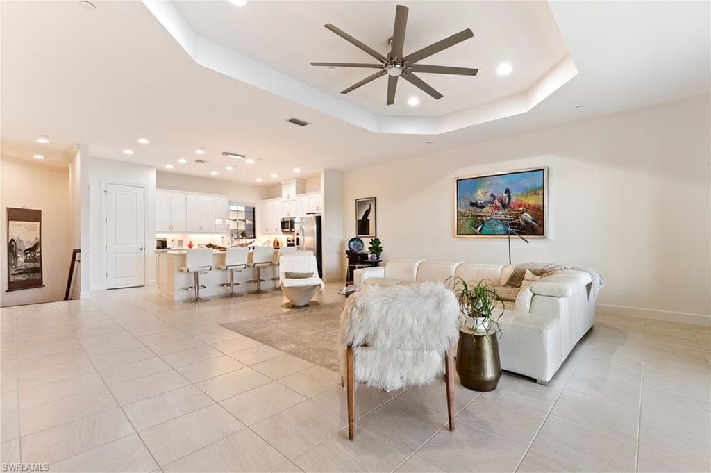 9653 Montelanico LOOP # 202, NAPLES FL 34119-7