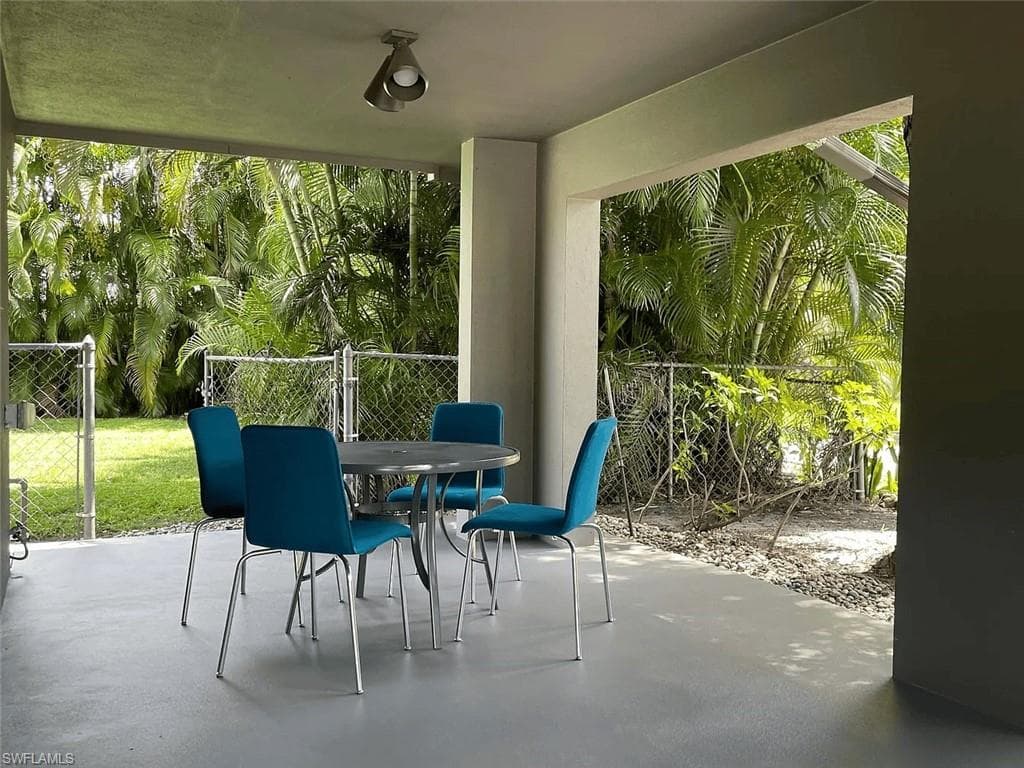 1702 Hill AVE, FORT MYERS FL 33901-15