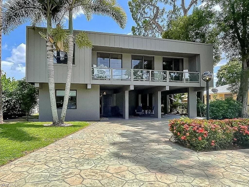 1702 Hill AVE, FORT MYERS FL 33901-21