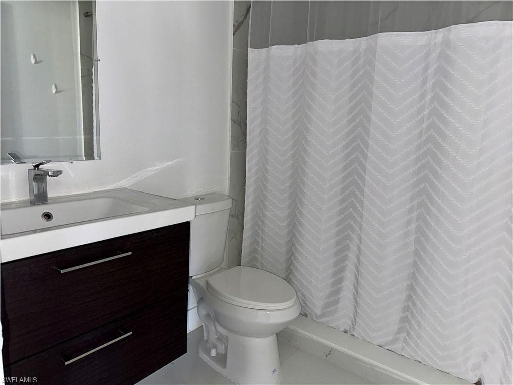 6187 Island Park CT, FORT MYERS FL 33908-17