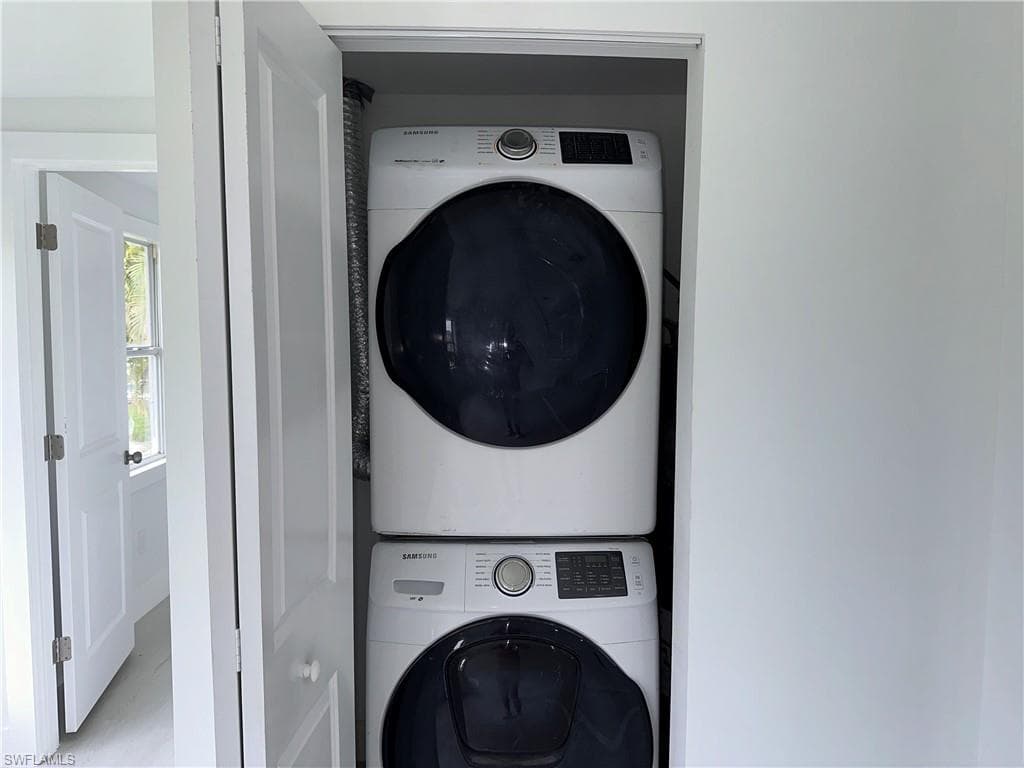 6187 Island Park CT, FORT MYERS FL 33908-18