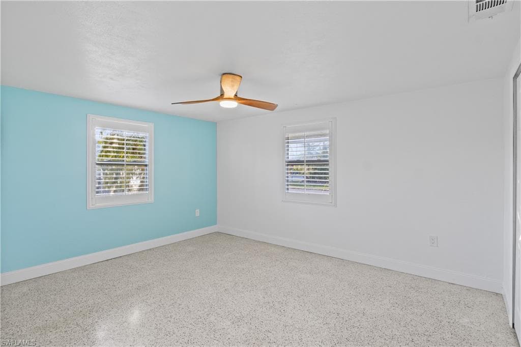 2631 Bayshore DR-16