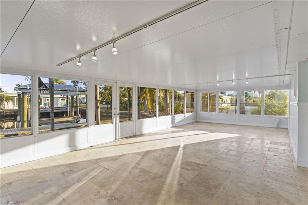 2631 Bayshore DR-10