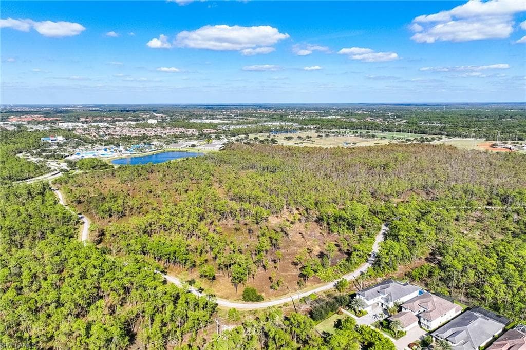 14693 Reserve LN, NAPLES FL 34109-45