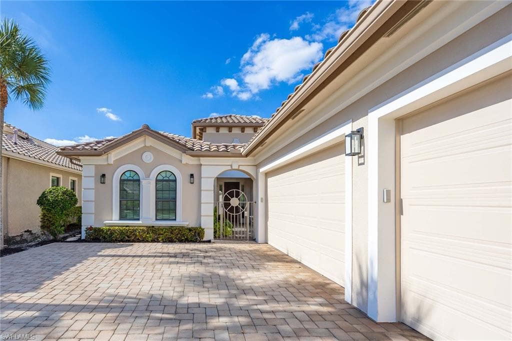14693 Reserve LN, NAPLES FL 34109-2