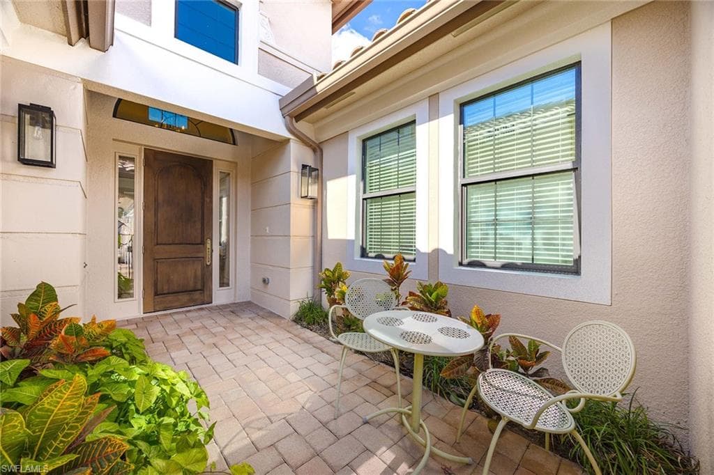 14693 Reserve LN, NAPLES FL 34109-4