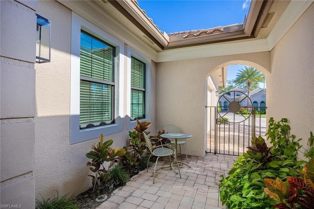 14693 Reserve LN, NAPLES FL 34109-3