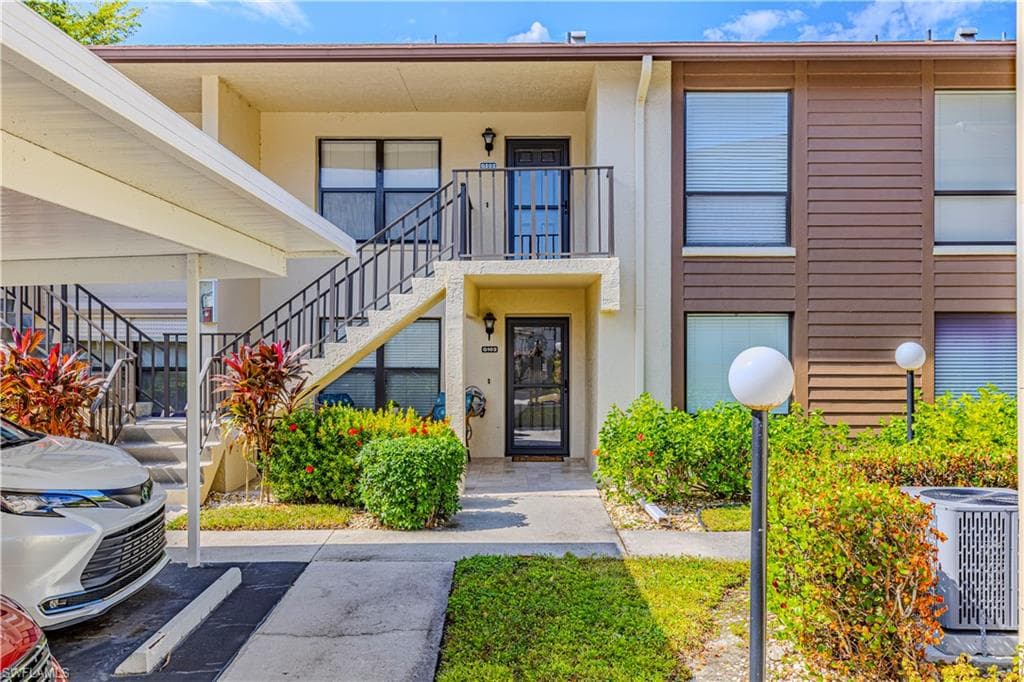 4360 Chantelle DR # G202, NAPLES FL 34112-21