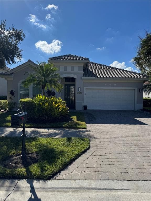 15890 Delasol LN, NAPLES FL 34110-1