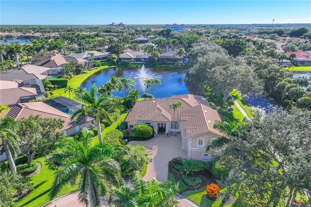 8752 Muirfield DR, NAPLES FL 34109-6