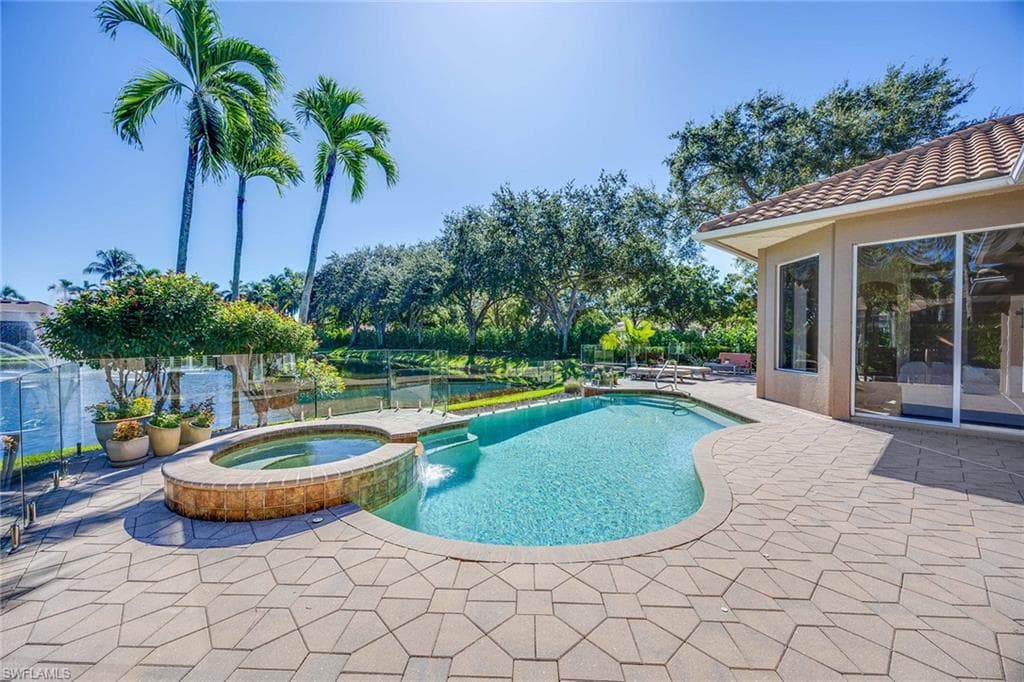8752 Muirfield DR, NAPLES FL 34109-35