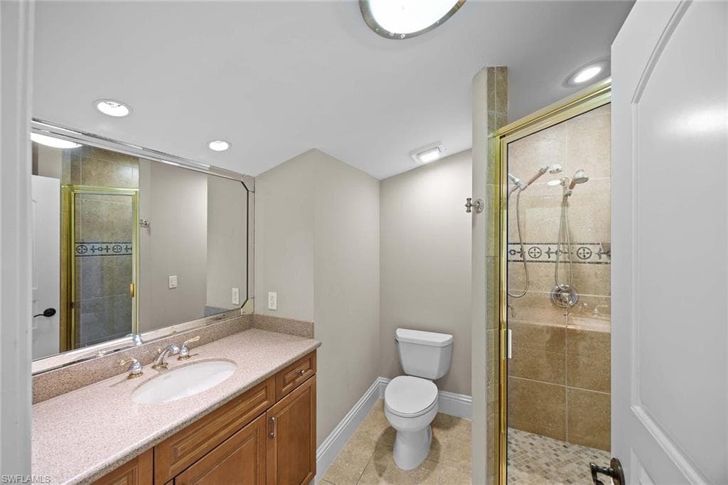 8752 Muirfield DR, NAPLES FL 34109-27