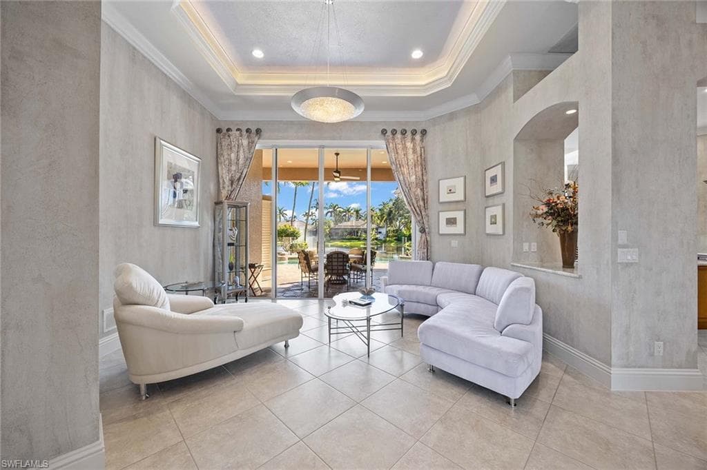 8752 Muirfield DR, NAPLES FL 34109-8