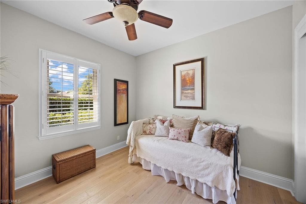 8752 Muirfield DR, NAPLES FL 34109-23