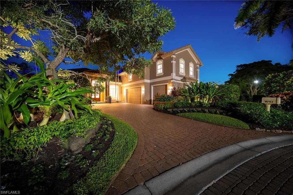 8752 Muirfield DR, NAPLES FL 34109-36