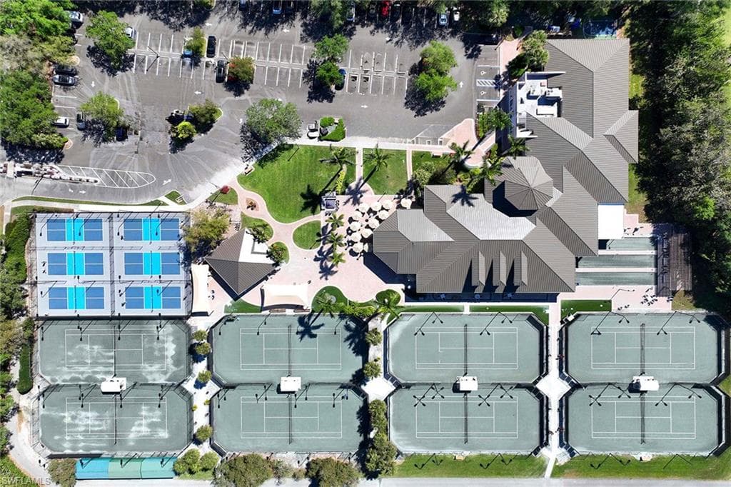 8752 Muirfield DR, NAPLES FL 34109-43