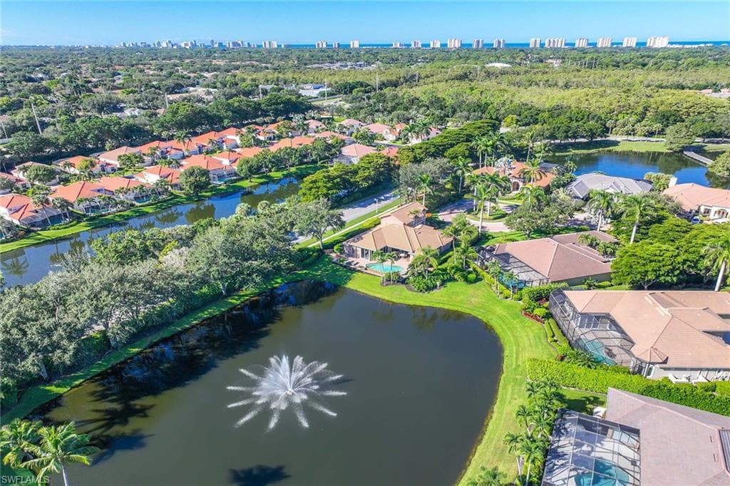 8752 Muirfield DR, NAPLES FL 34109-38