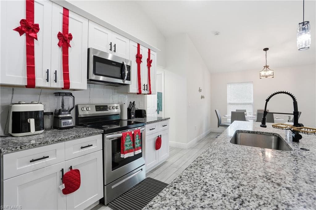 1013 Atherton AVE, LEHIGH ACRES FL 33971-16