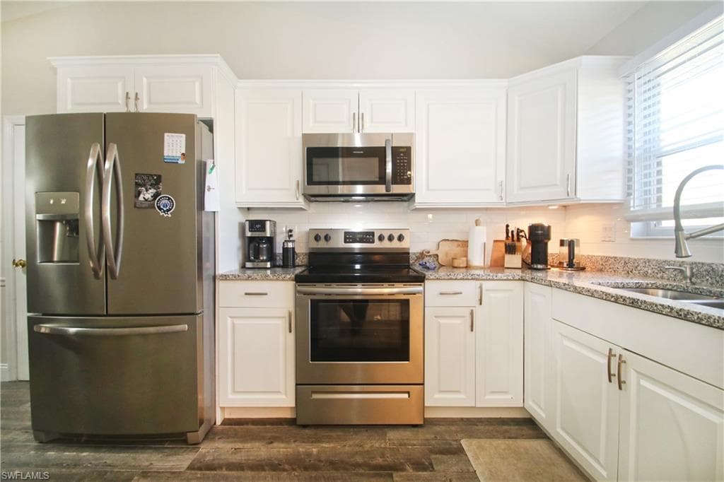 370 Emerald Bay CIR # N8, NAPLES FL 34110-5