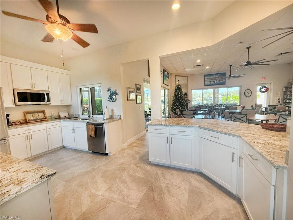 370 Emerald Bay CIR # N8, NAPLES FL 34110-21