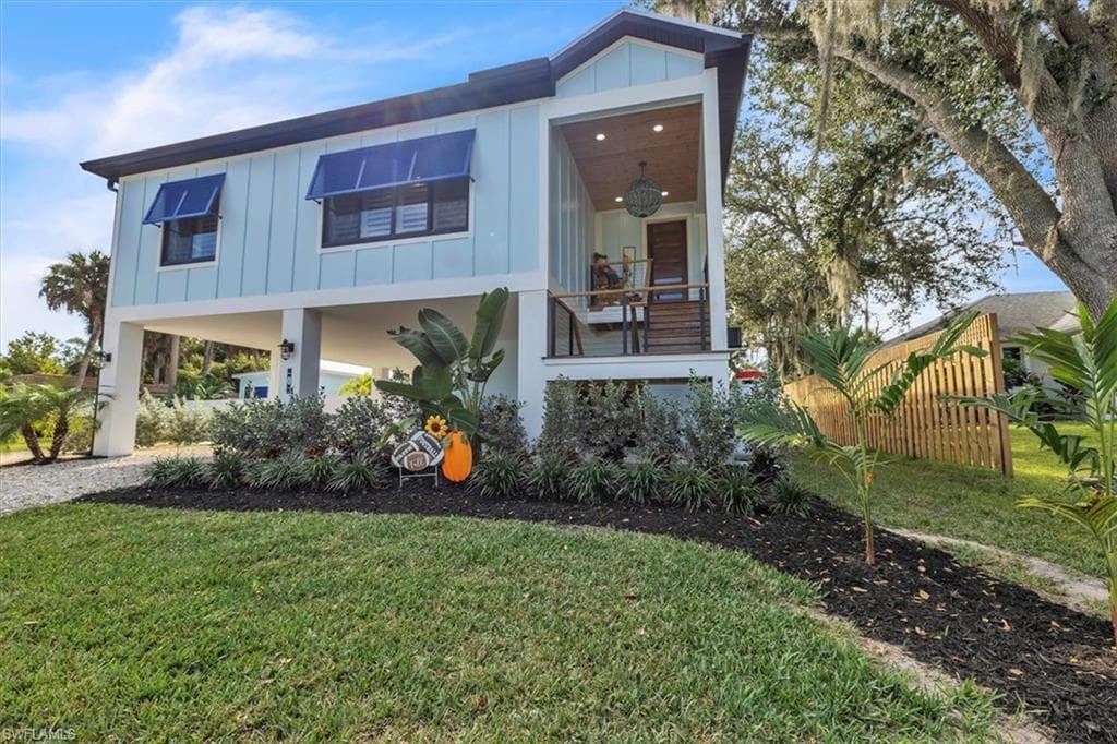 9470 Colony DR, NORTH FORT MYERS FL 33917-4