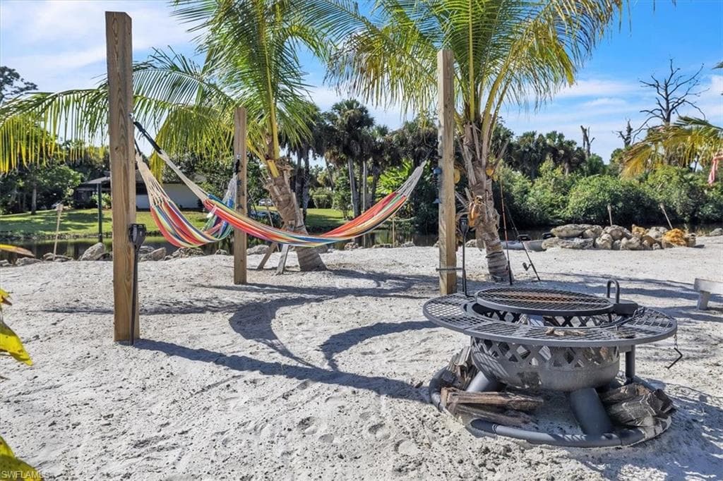 9470 Colony DR, NORTH FORT MYERS FL 33917-44